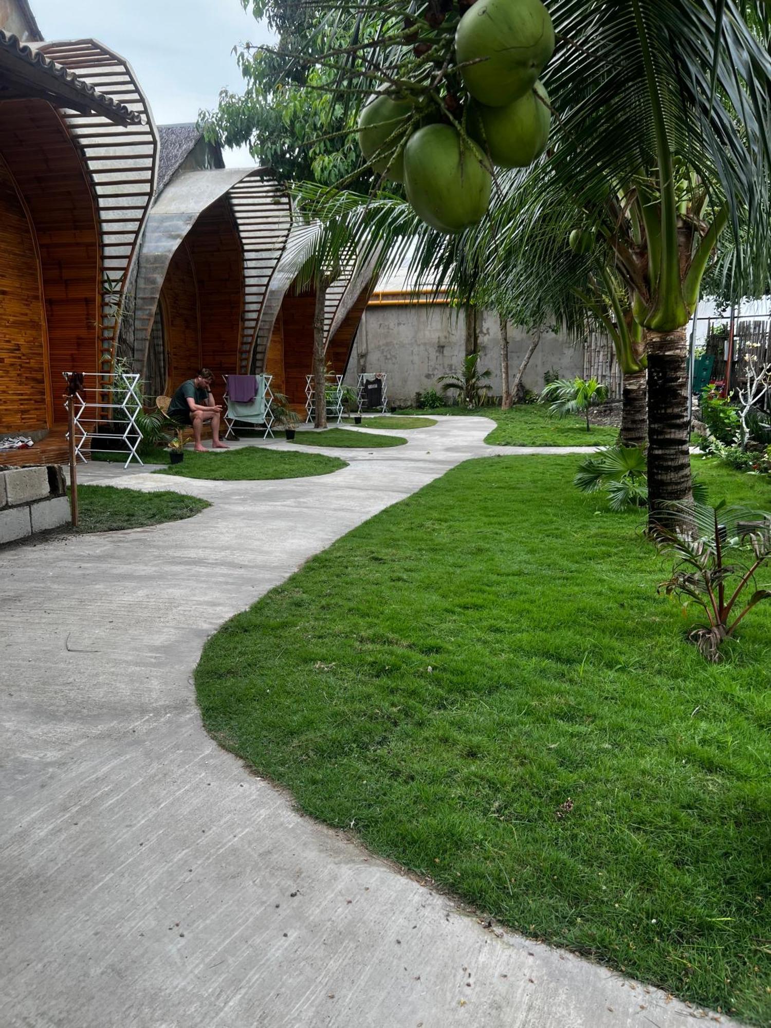 The Backyard Inn Moalboal Kültér fotó